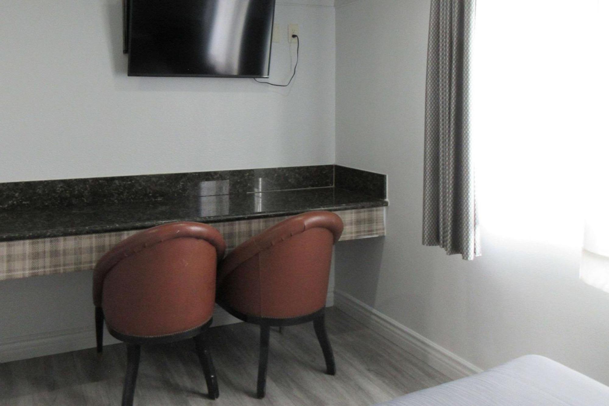 Rodeway Inn Commerce - Los Angeles Экстерьер фото